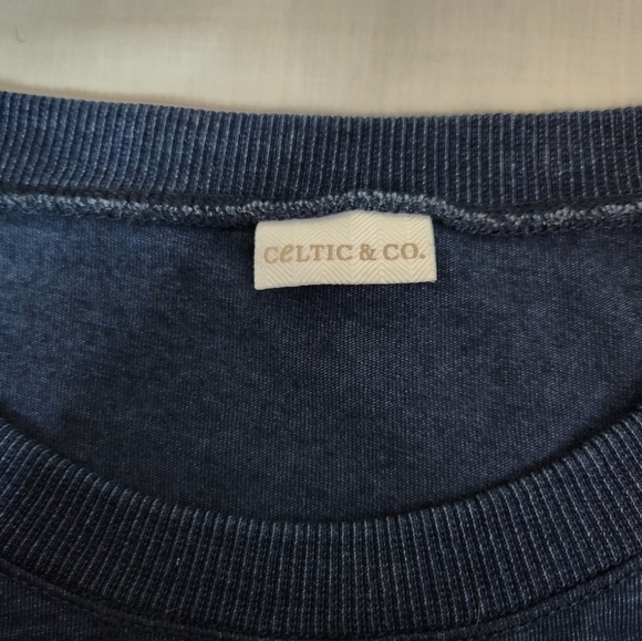 Celtic & Co blue crewneck sweatshirt garment dyed pockets S - Picture 7 of 11